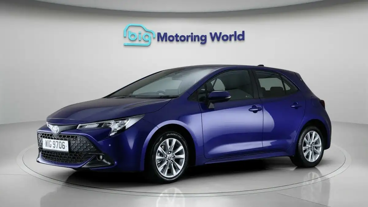 2023-toyota-corolla-18-vvt-i-icon-138bhp-hatchback-5d-big-3