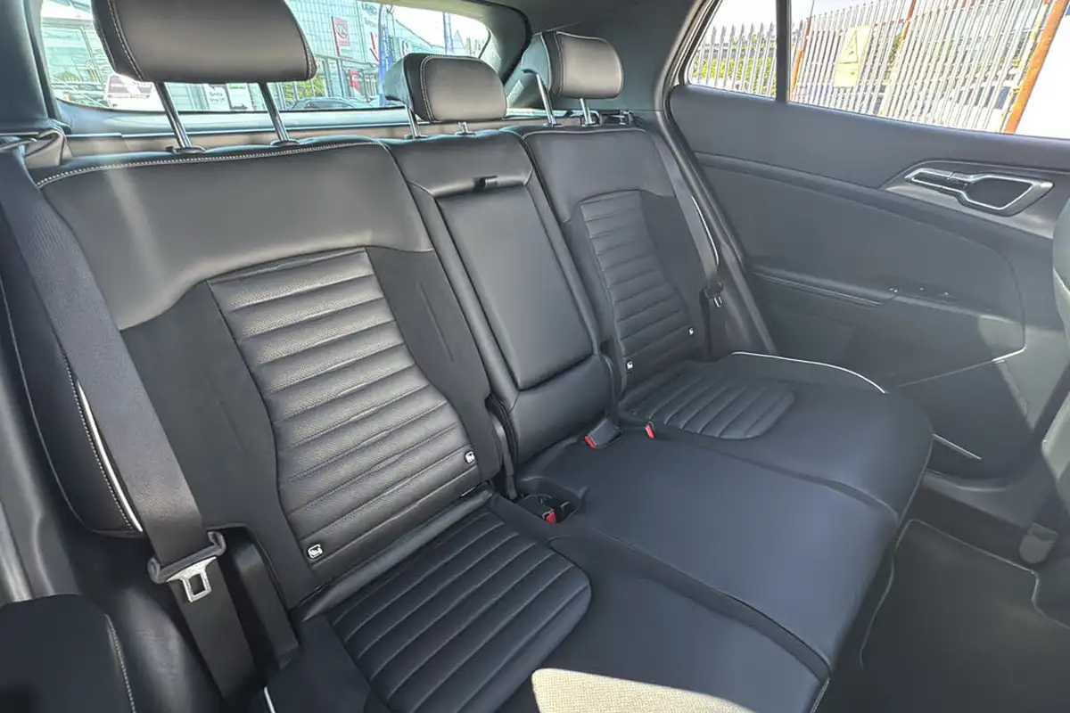 2024-kia-sportage-16-t-gdi-gt-line-226bhp-hev-auto-big-11