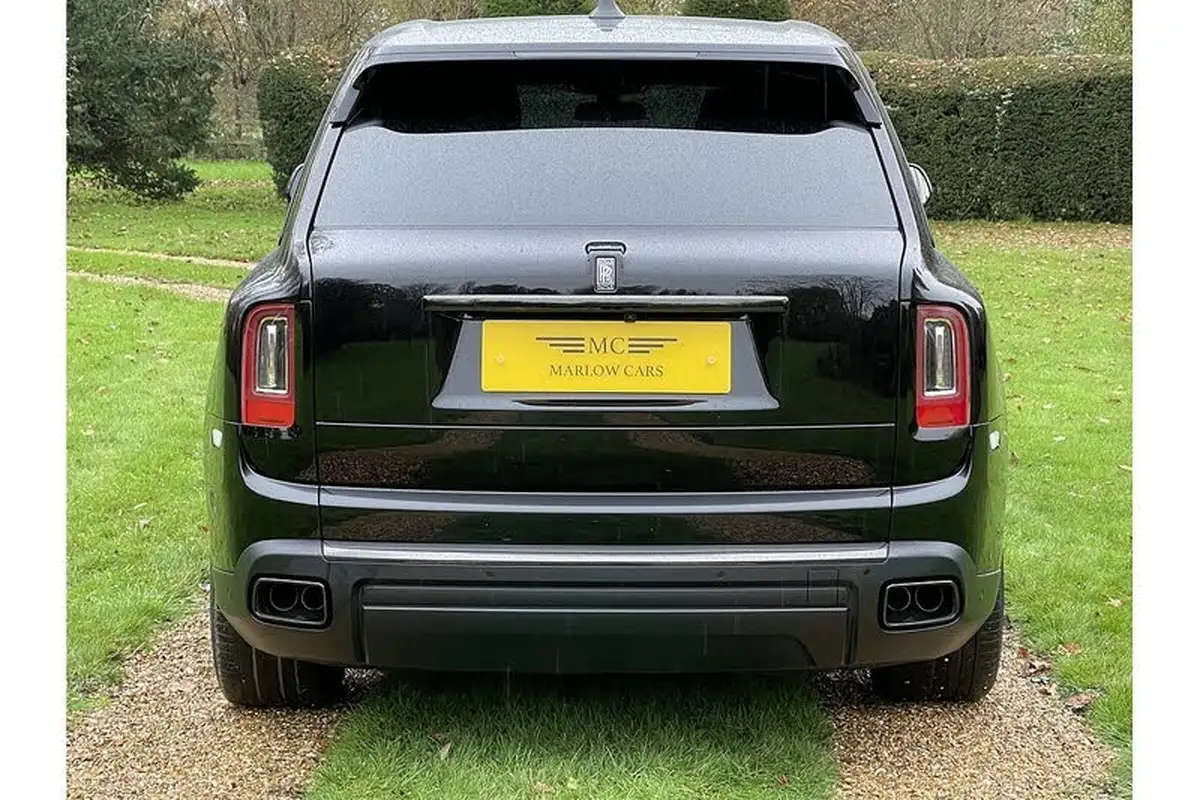 2023-rolls-royce-cullinan-675-black-badge-big-7