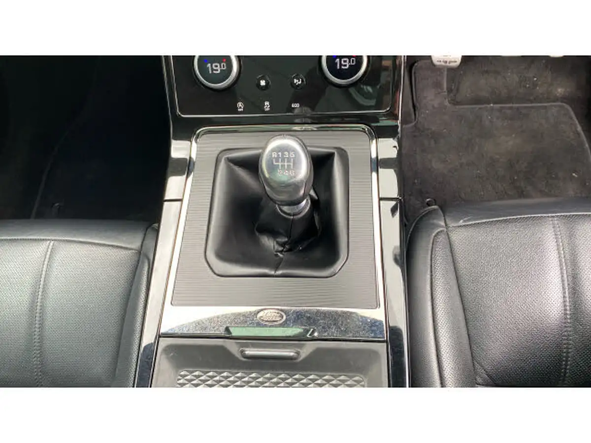 2019-land-rover-range-rover-evoque-20-d150-r-dynamic-big-31