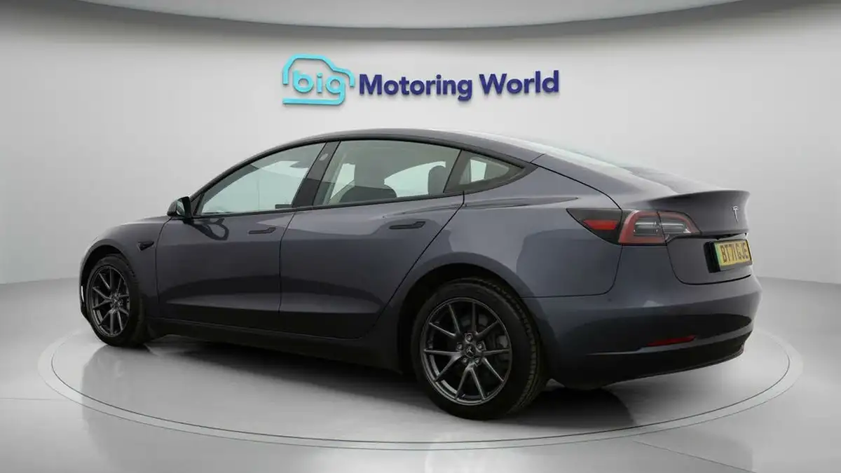 2021-tesla-model-3-e-long-range-awd-big-4