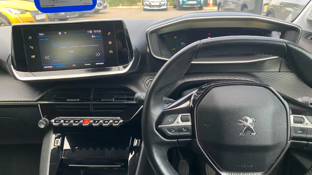 2021-peugeot-208-12-puretech-allure-premium-100bhp-big-9