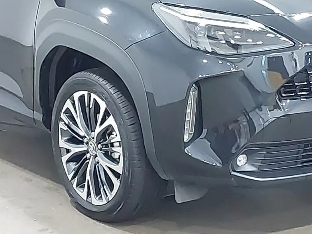 2023-toyota-yaris-cross-15-vvt-i-excel-awd-i-big-8