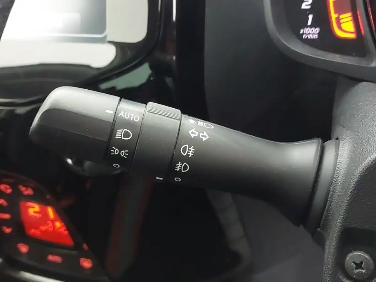 2019-peugeot-108-10-collection-ss-hatchback-big-14