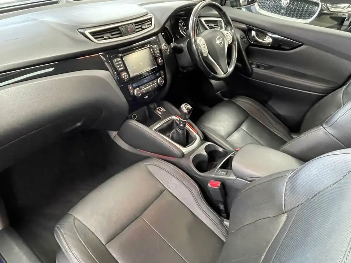 2015-nissan-qashqai-15dci-tekna-big-29