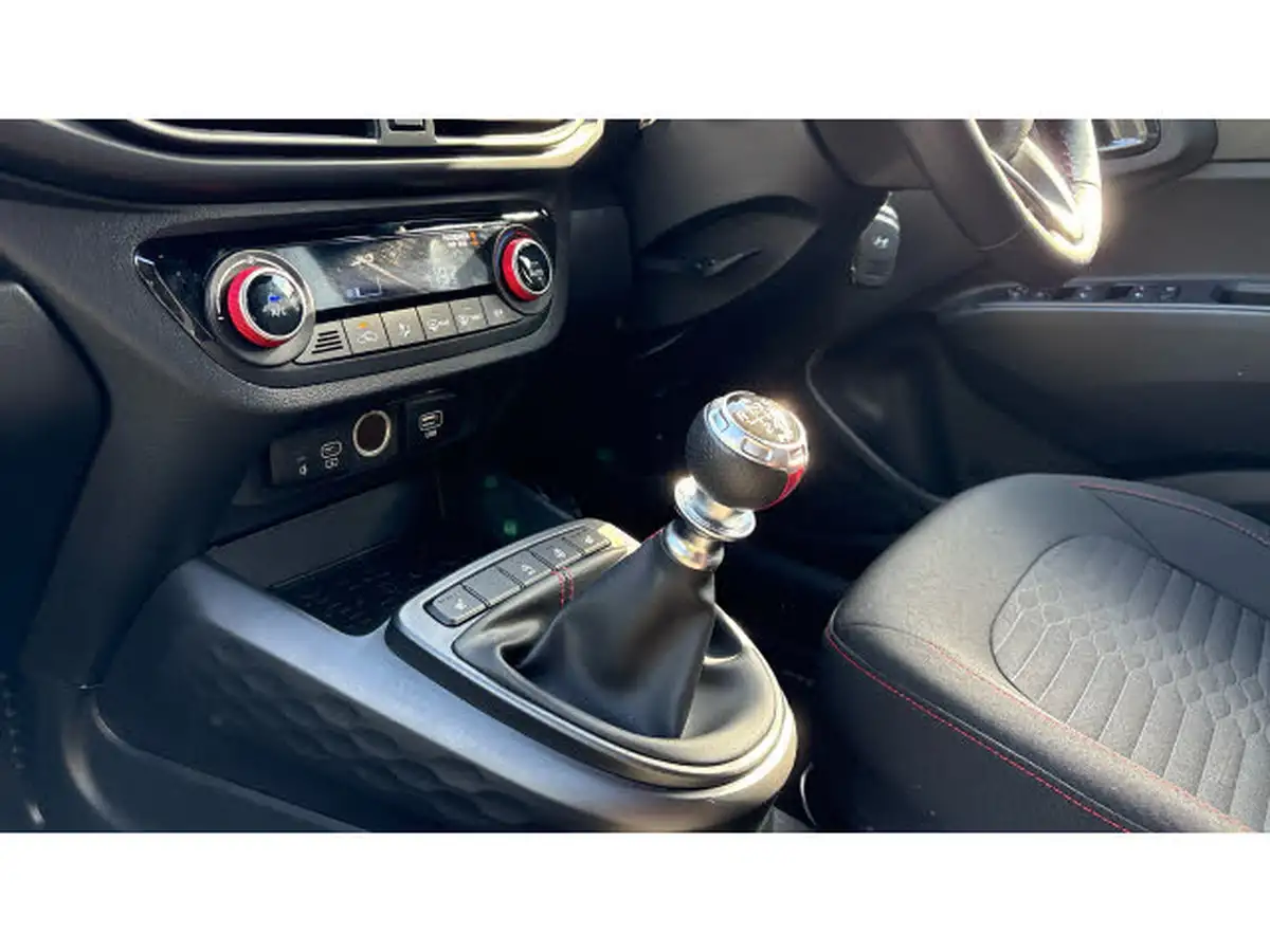 2024-hyundai-i10-10-t-gdi-n-line-90ps-two-tone-roof-big-12