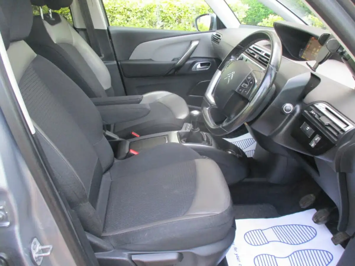 2018-citroen-c4-picasso-12-puretech-flair-big-20
