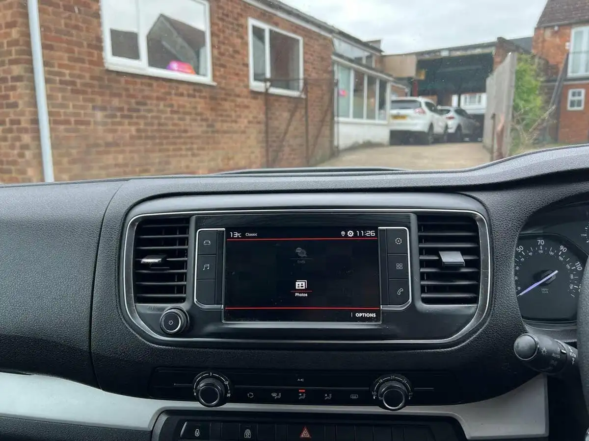 2019-citroen-spacetourer-15bluehdi-business-m-big-45