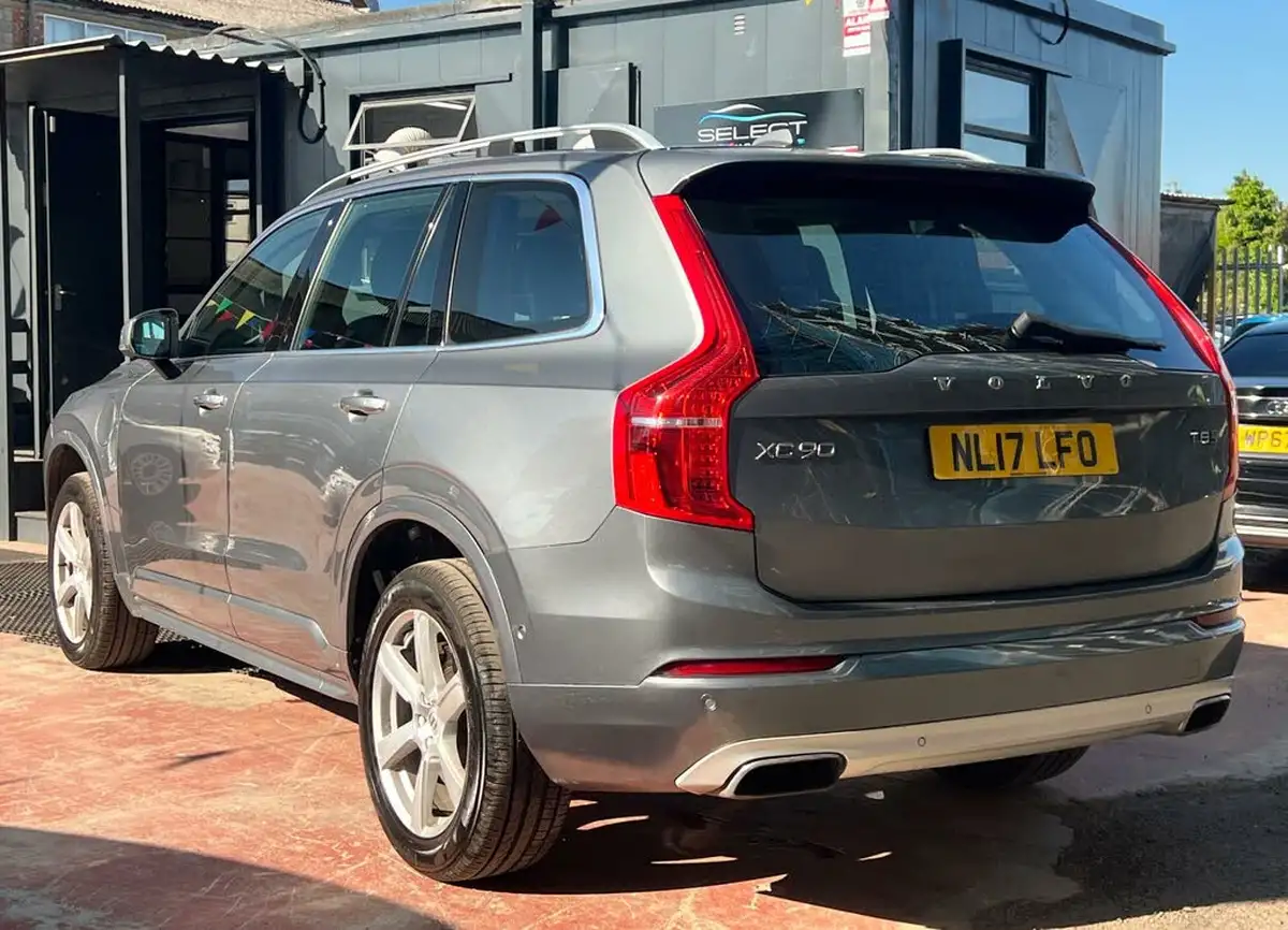 2017-volvo-xc90-20-t8-momentum-momentum-hybrid-auto-big-4