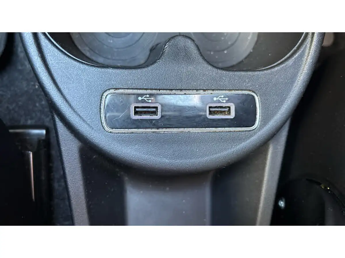 2020-fiat-500-10-lounge-big-29