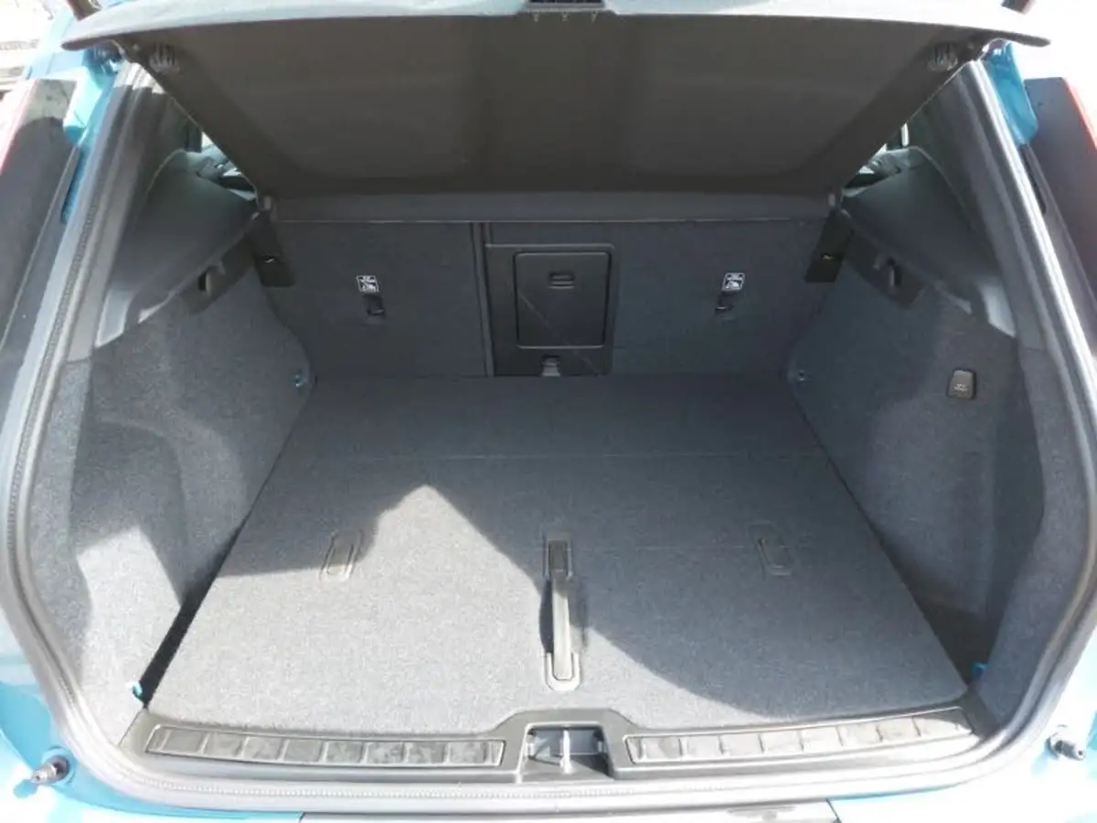 2024-volvo-xc40-20-b3-plus-big-7