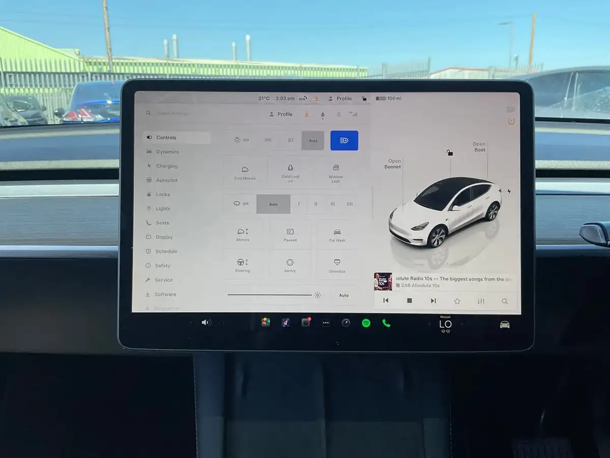 2023-tesla-model-y-e-long-range-big-22