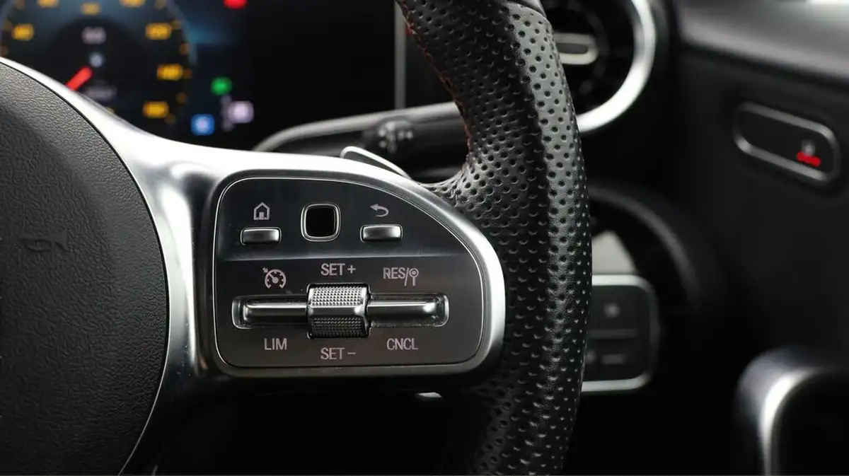 2019-mercedes-benz-a-class-13-a200-amg-line-executive-hatchback-5d-7g-dct-big-21