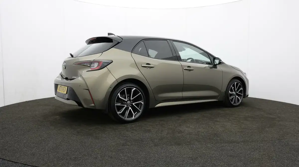 2022-toyota-corolla-18-vvt-i-excel-120bhp-trk-hatchback-big-32
