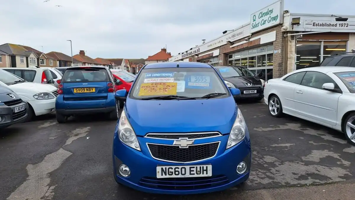 2011-chevrolet-spark-12-ls-big-0