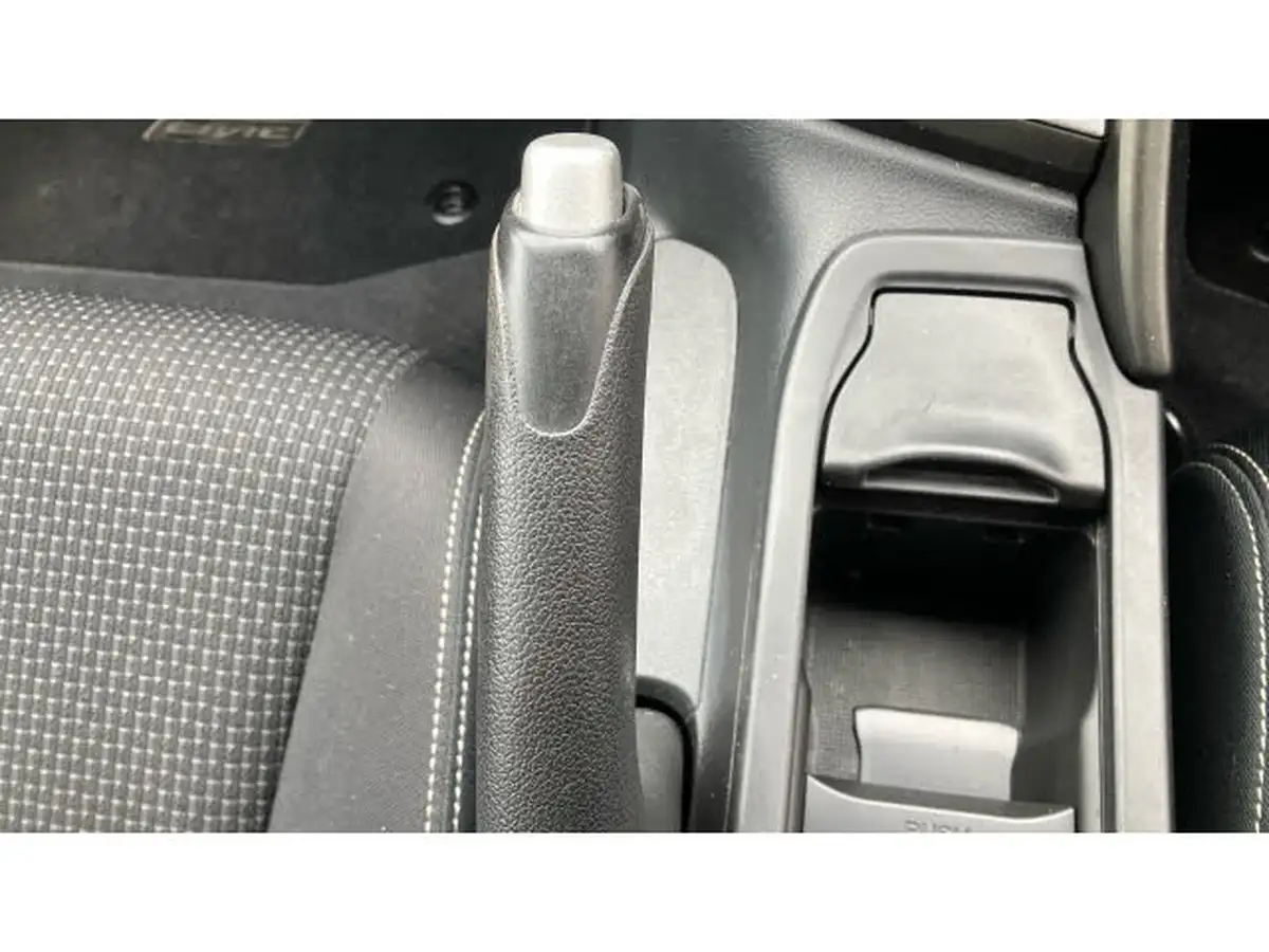2015-honda-civic-16-i-dtec-se-plus-honda-connect-hatchback-big-15