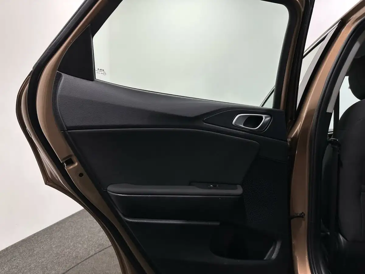 2022-kia-xceed-10-t-gdi-2-big-37