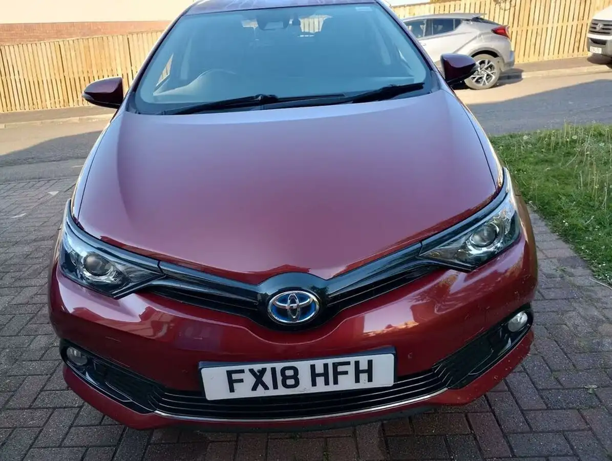 2018-toyota-auris-18-vvt-i-hsd-design-hatchback-big-0