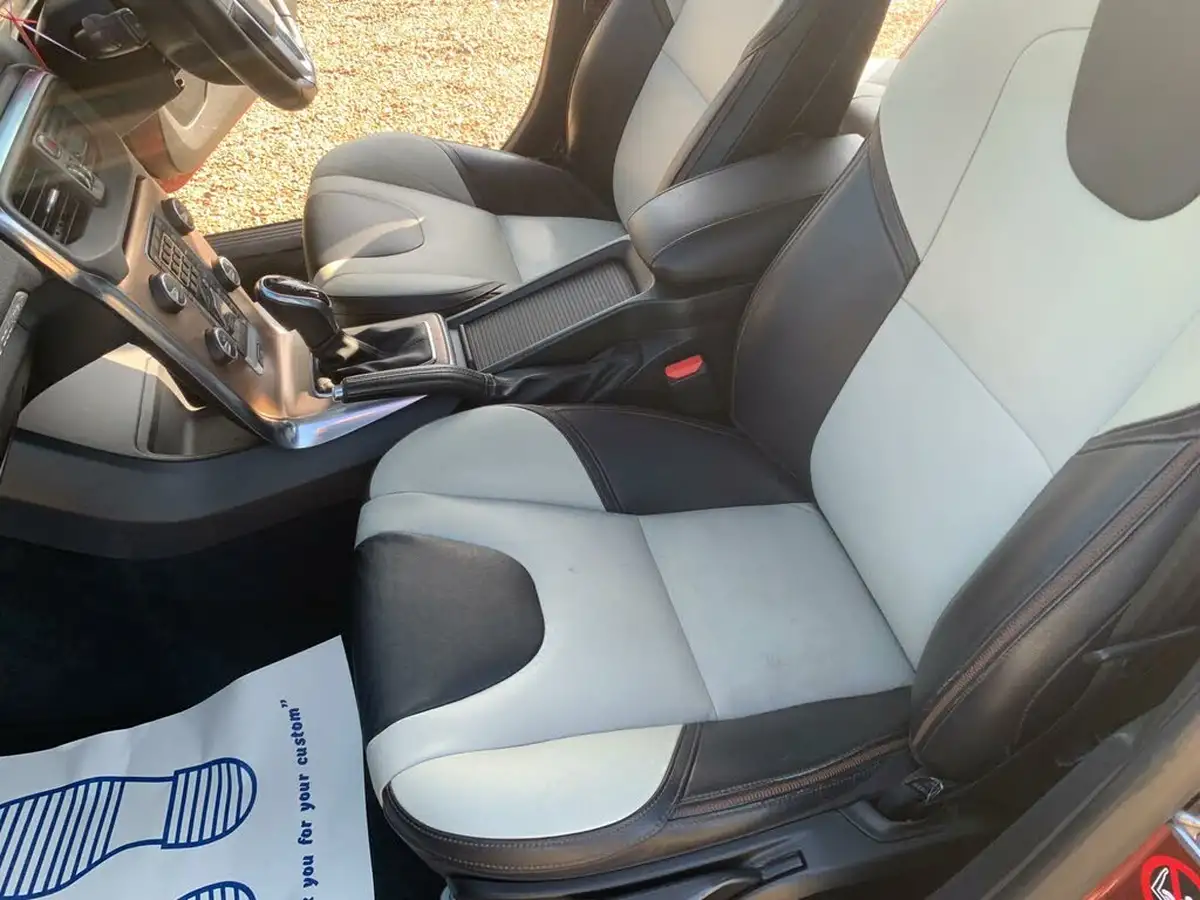 2015-volvo-v40-20td-d2-cross-country-lux-nav-geartronic-big-30