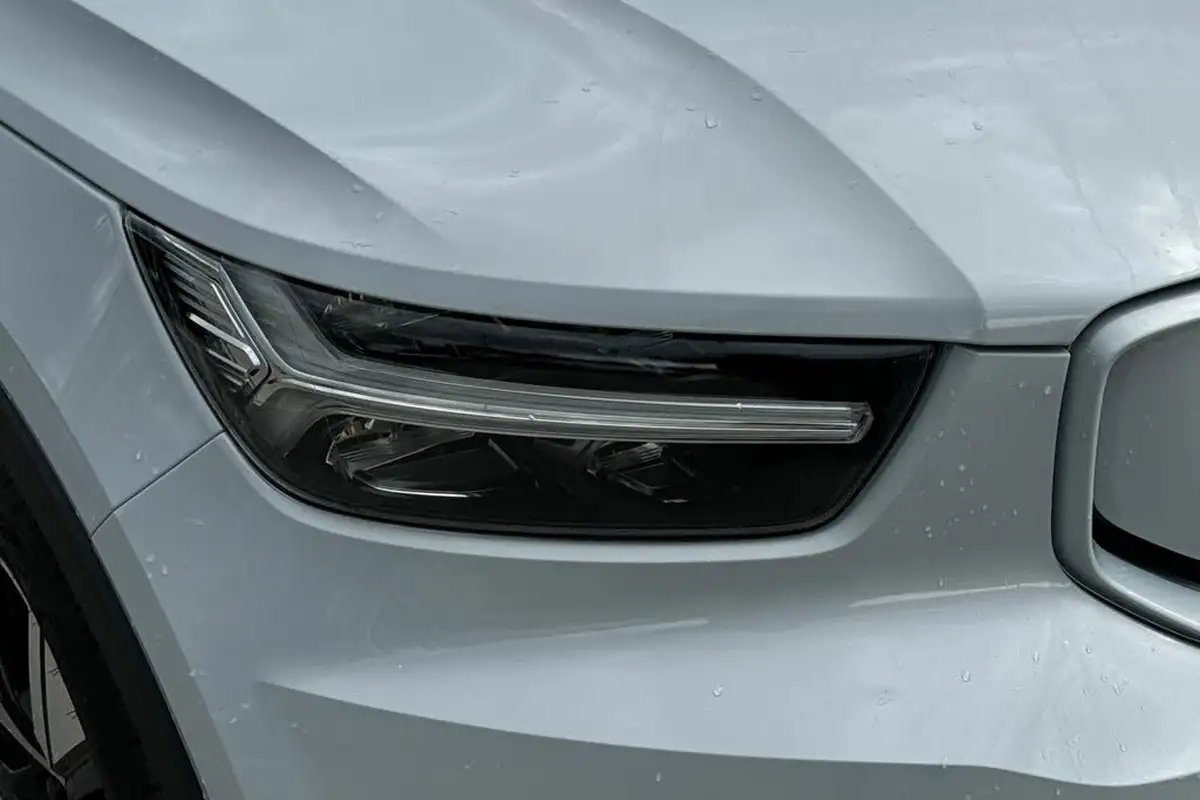 2021-volvo-xc40-e-twin-recharge-big-17
