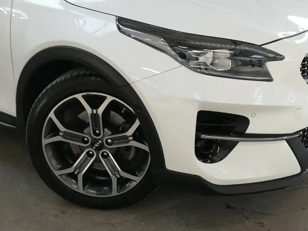 2022-kia-xceed-15-t-gdi-4-big-8