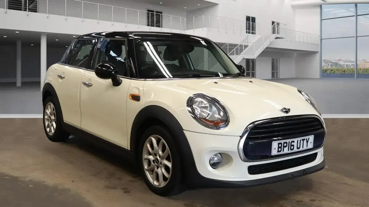 2016-mini-cooper-15td-cooper-d-ss-hatchback-5d-big-0