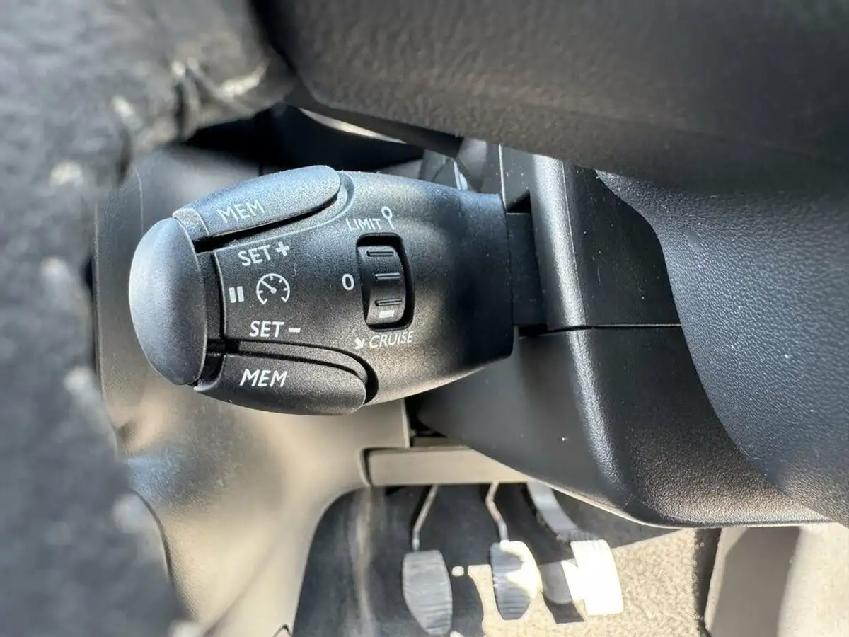 2017-citroen-c3-16bluehdi-flair-big-51