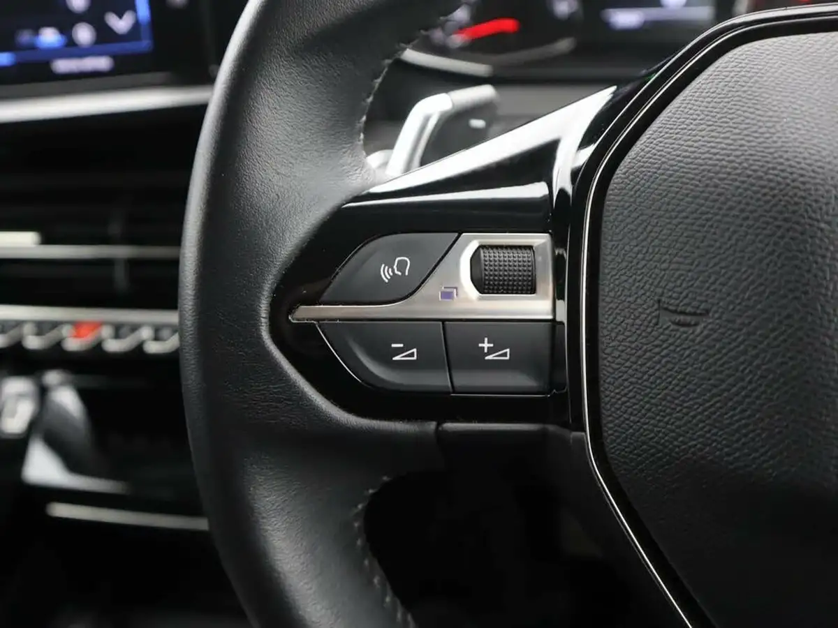 2021-peugeot-2008-suv-12-puretech-allure-130bhp-eat8-big-31