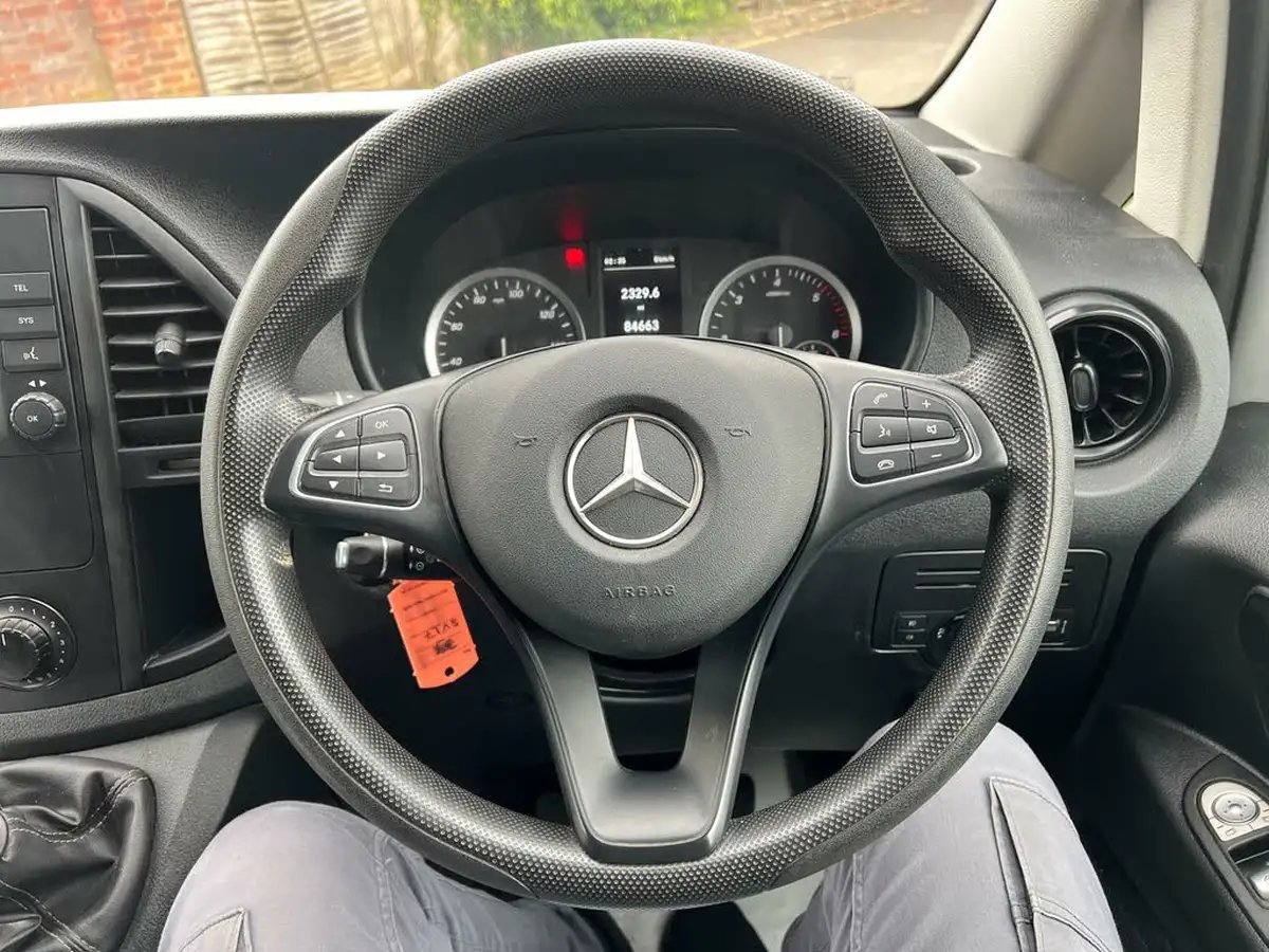 2021-mercedes-benz-vito-18-cdi-110-progressive-l1-panel-big-23