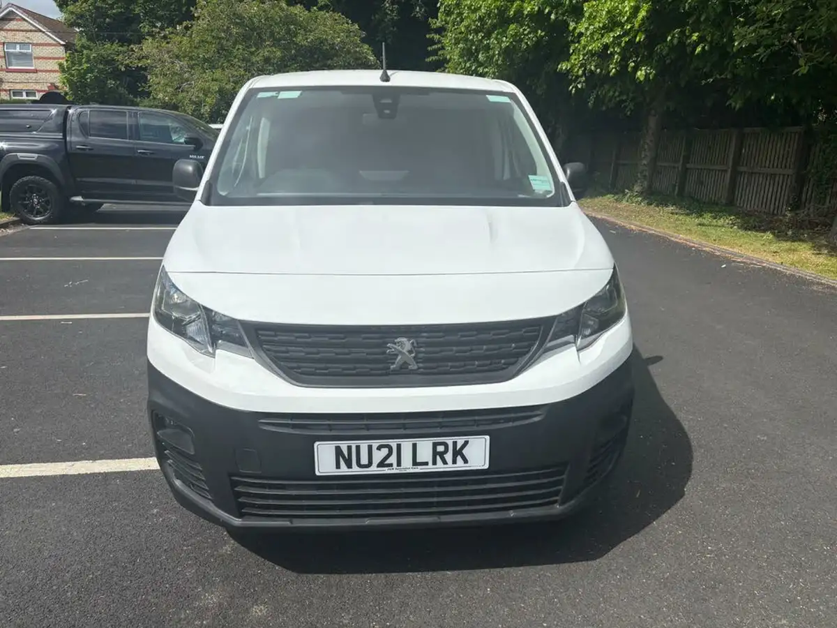 2021-peugeot-partner-15-bluehdi-950-professional-100ps-eu6dt-long-panel-big-1