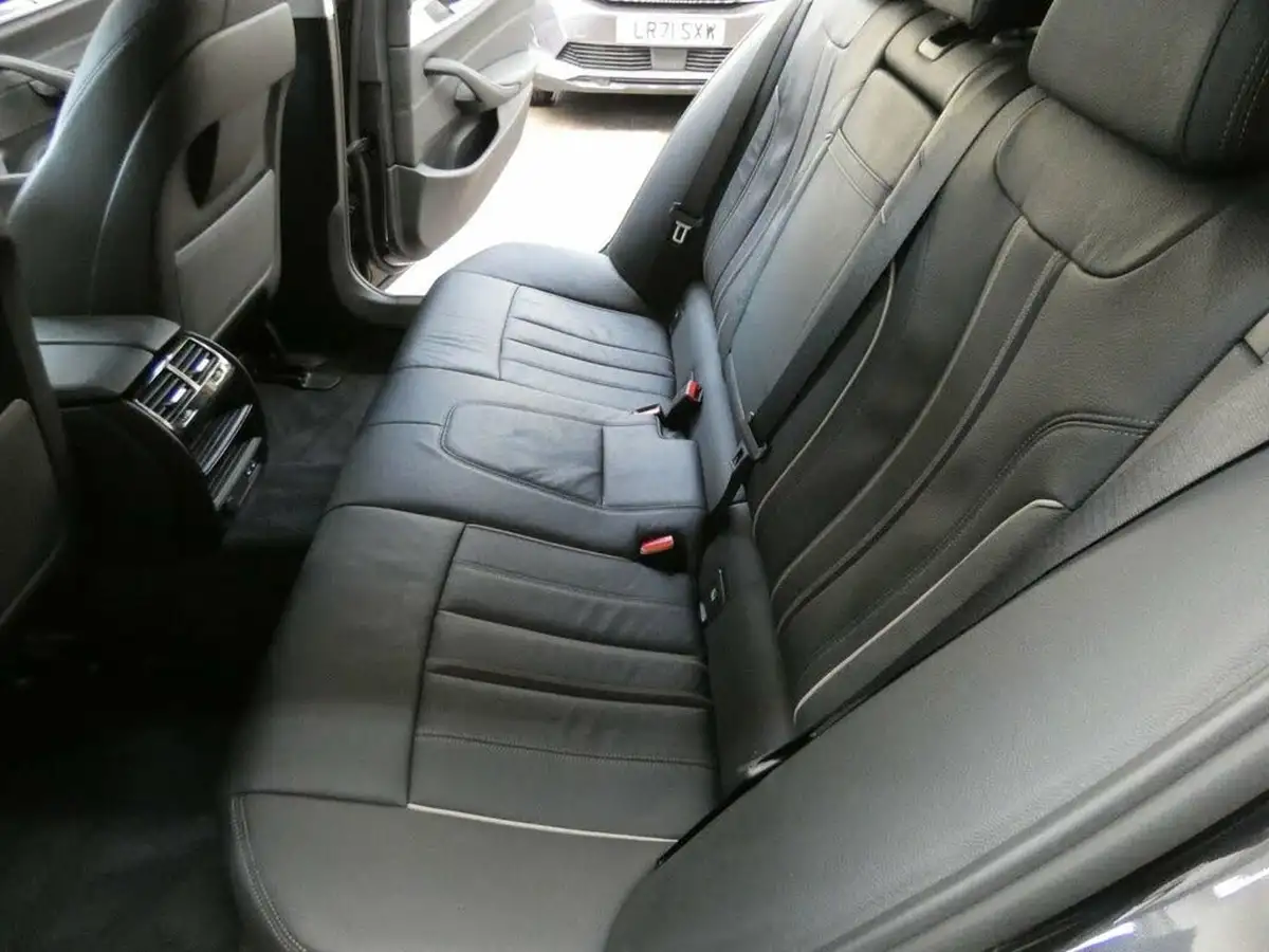 2022-bmw-5-series-20-530e-se-touring-5d-big-66