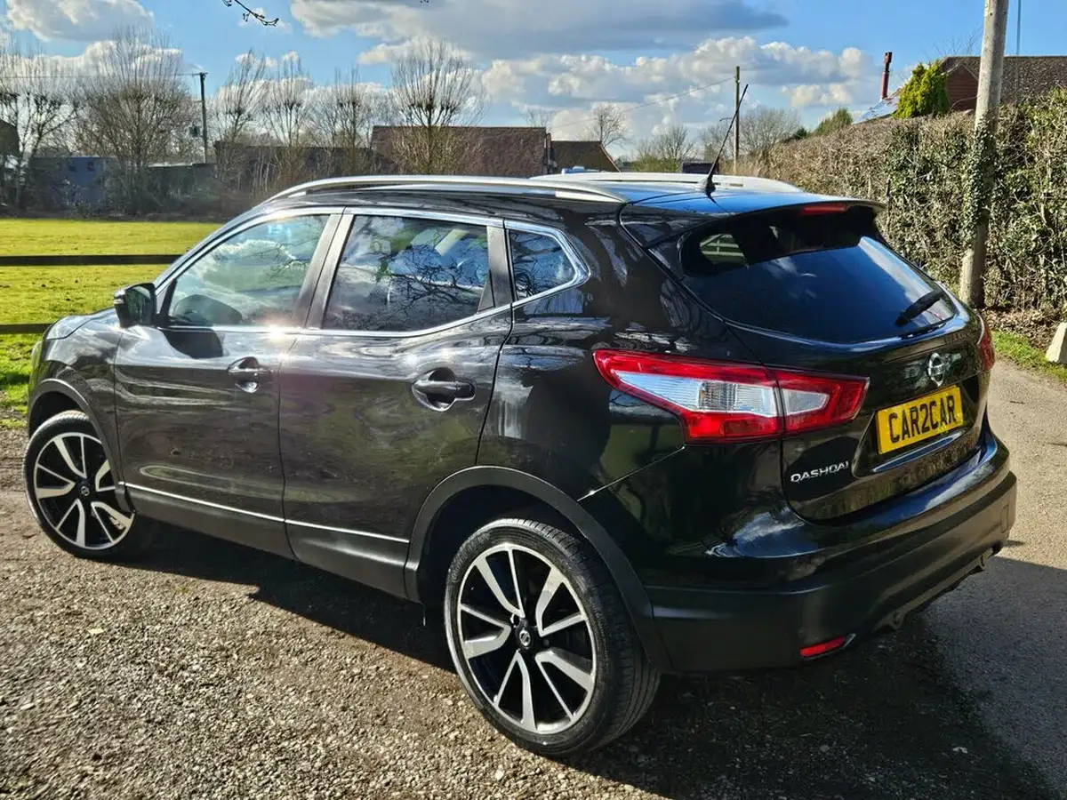 2017-nissan-qashqai-15dci-tekna-big-4