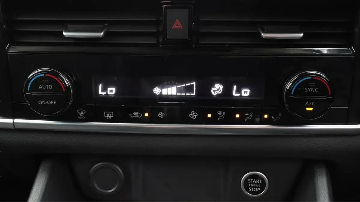 2022-nissan-qashqai-13-dig-t-acenta-premium-140ps-big-12