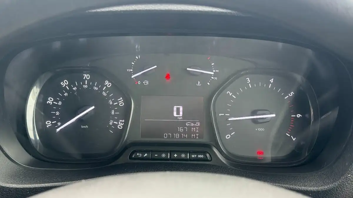 2022-peugeot-expert-20-bluehdi-professional-premium-long-1400-big-31