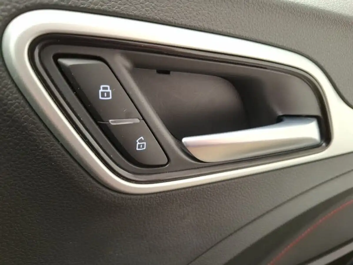 2024-mg-zs-suv-10t-gdi-exclusive-big-17
