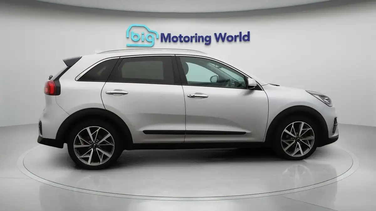 2021-kia-niro-16-gdi-4-156kwh-big-10