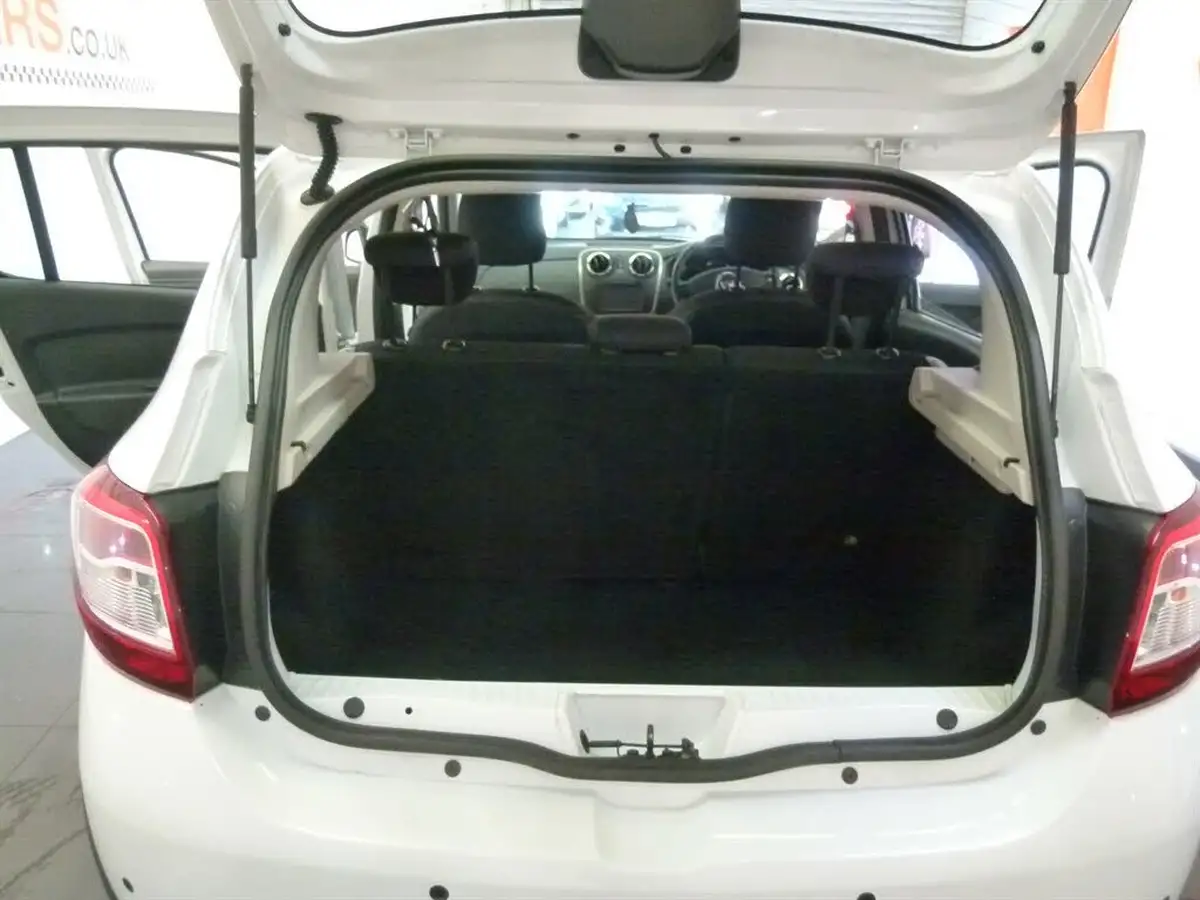 2015-dacia-sandero-stepway-09-laureate-big-6