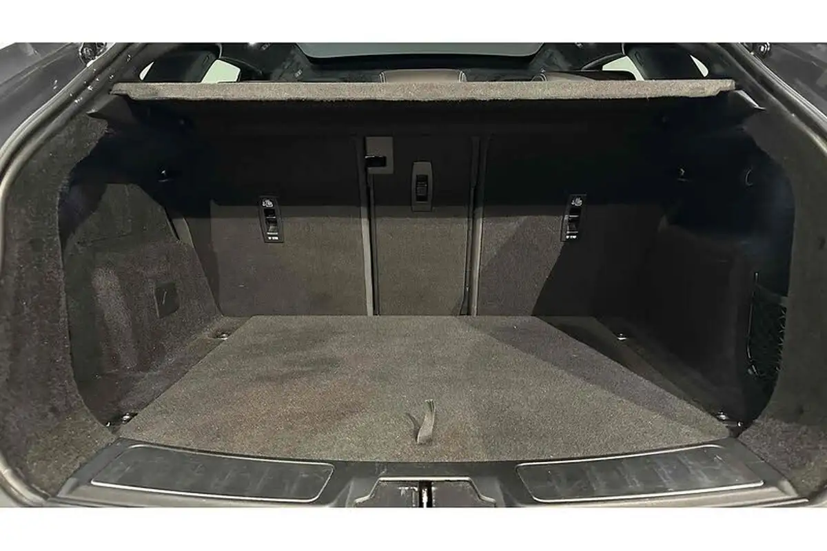 2023-jaguar-e-pace-15-p300e-r-dynamic-black-big-61
