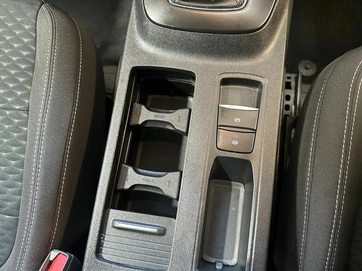 2022-ford-kuga-15t-zetec-big-27
