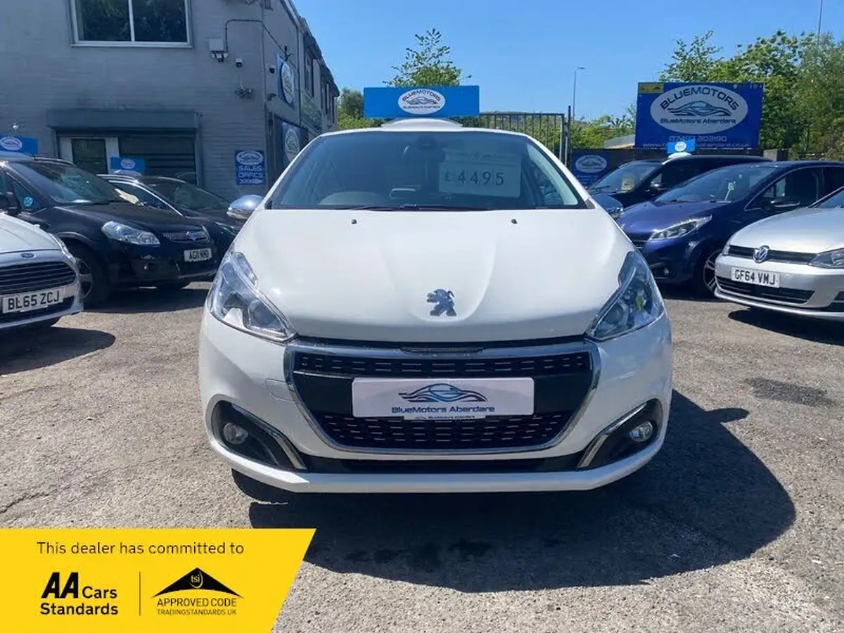 2017-peugeot-208-12-puretech-allure-82bhp-5d-big-1