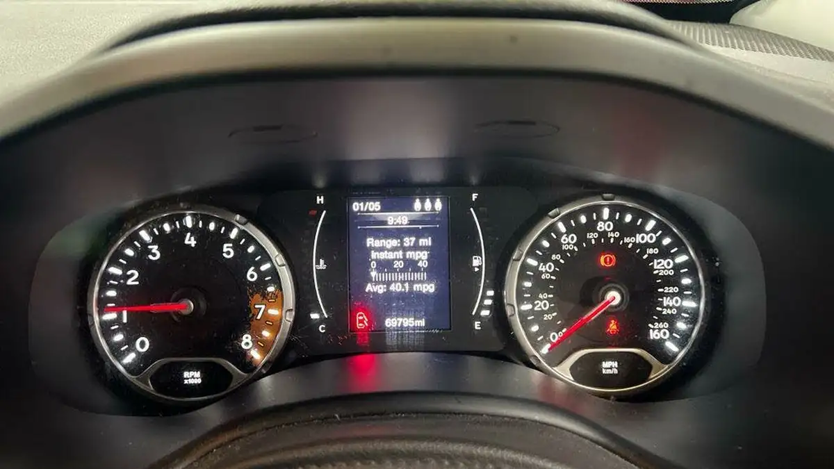 2016-jeep-renegade-14-multiair-ii-longitude-big-7
