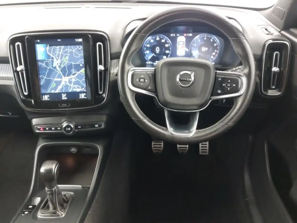 2020-volvo-xc40-15-t3-r-design-big-6