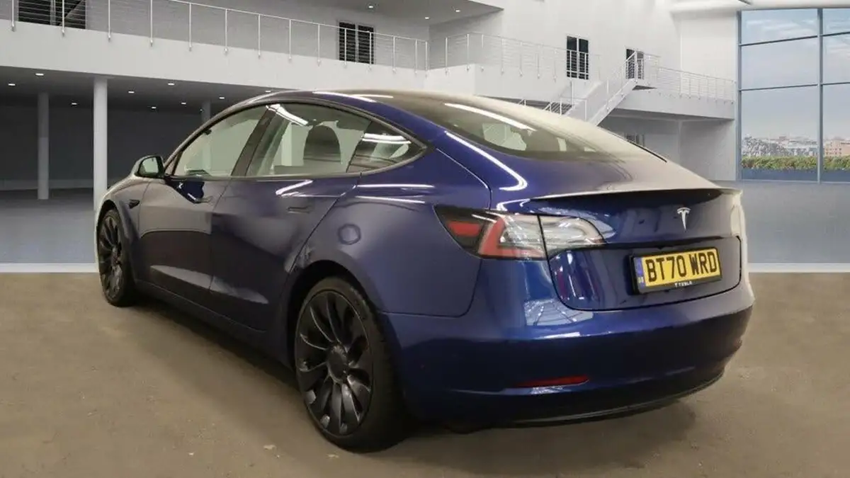 2020-tesla-model-3-e-performance-big-1