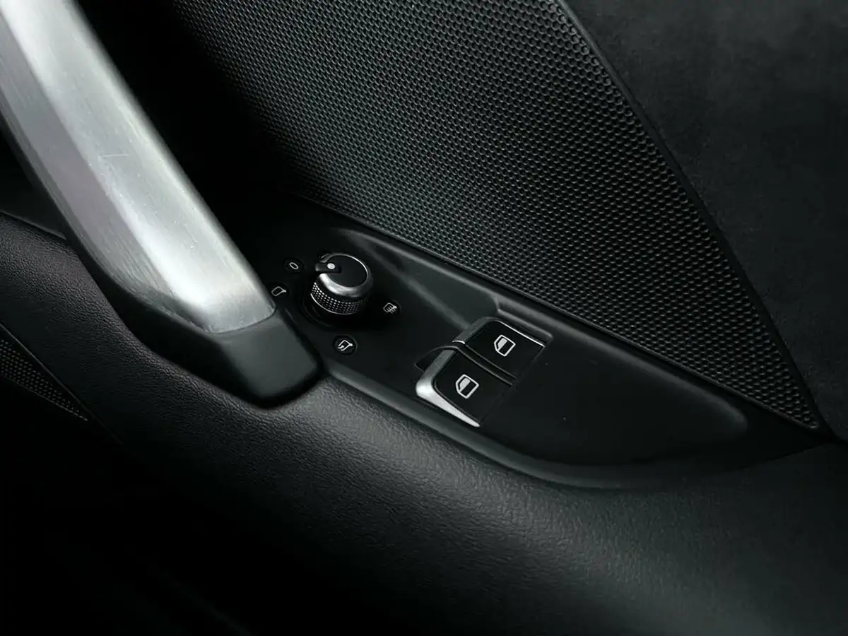 2016-audi-tt-coupe-18-tfsi-s-line-big-51