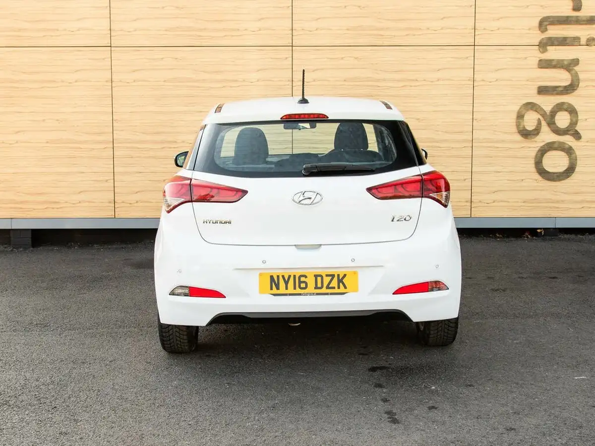 2016-hyundai-i20-12-se-hatchback-5d-big-5