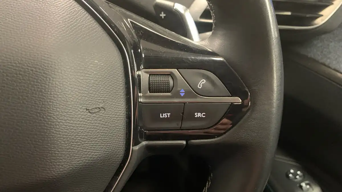 2021-peugeot-5008-suv-12-puretech-allure-premium-eat8-big-23