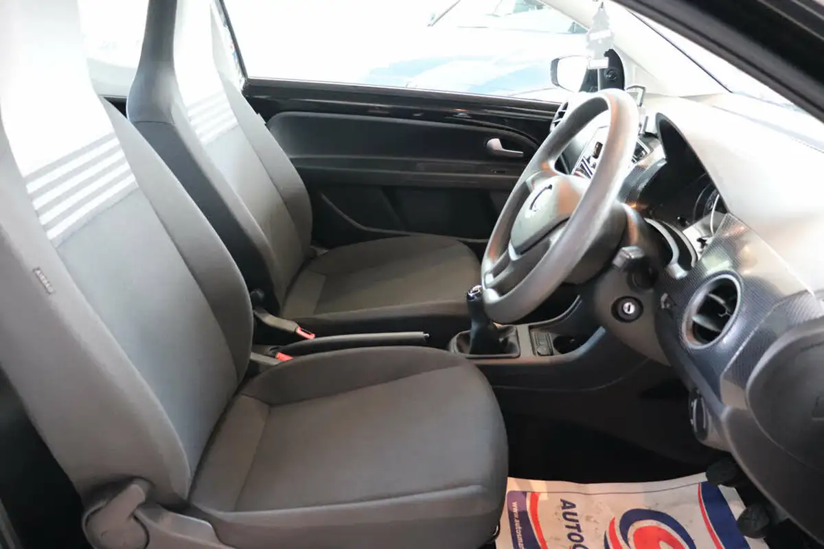 2018-volkswagen-up-10-move-up-ss-3d-big-19
