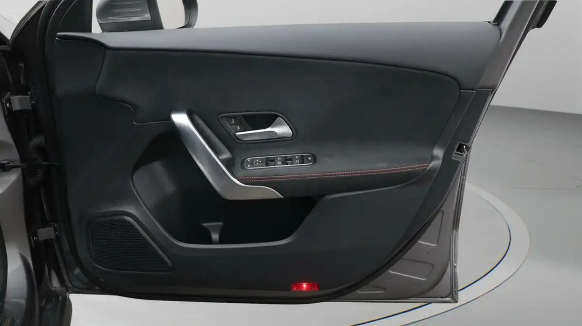 2019-mercedes-benz-a-class-20d-a200d-amg-line-hatchback-5d-big-14