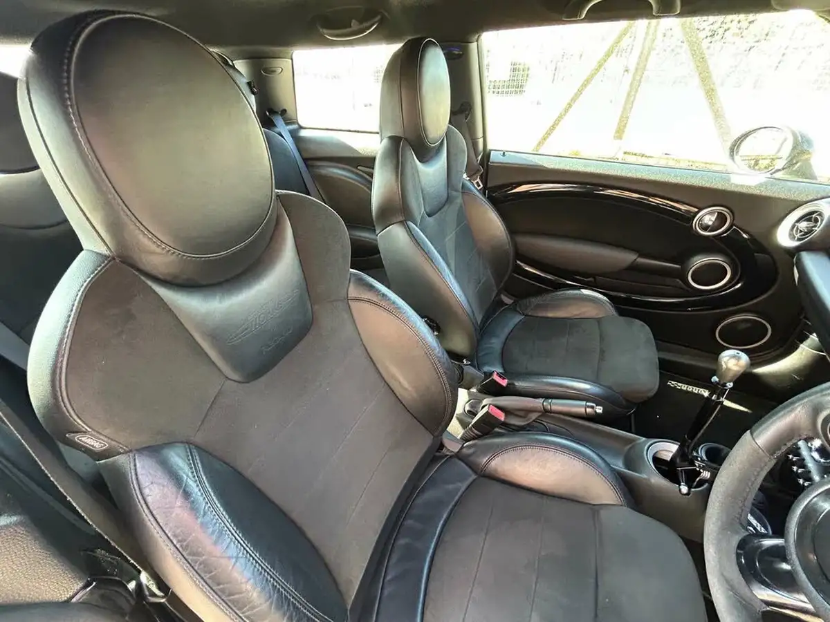 2012-mini-cooper-16-john-cooper-works-hatchback-3d-big-22