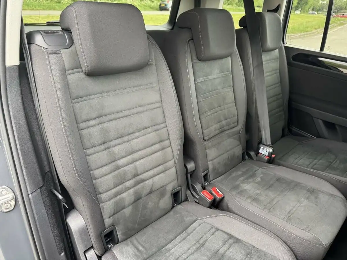 2021-volkswagen-touran-15-tsi-sel-dsg-big-17